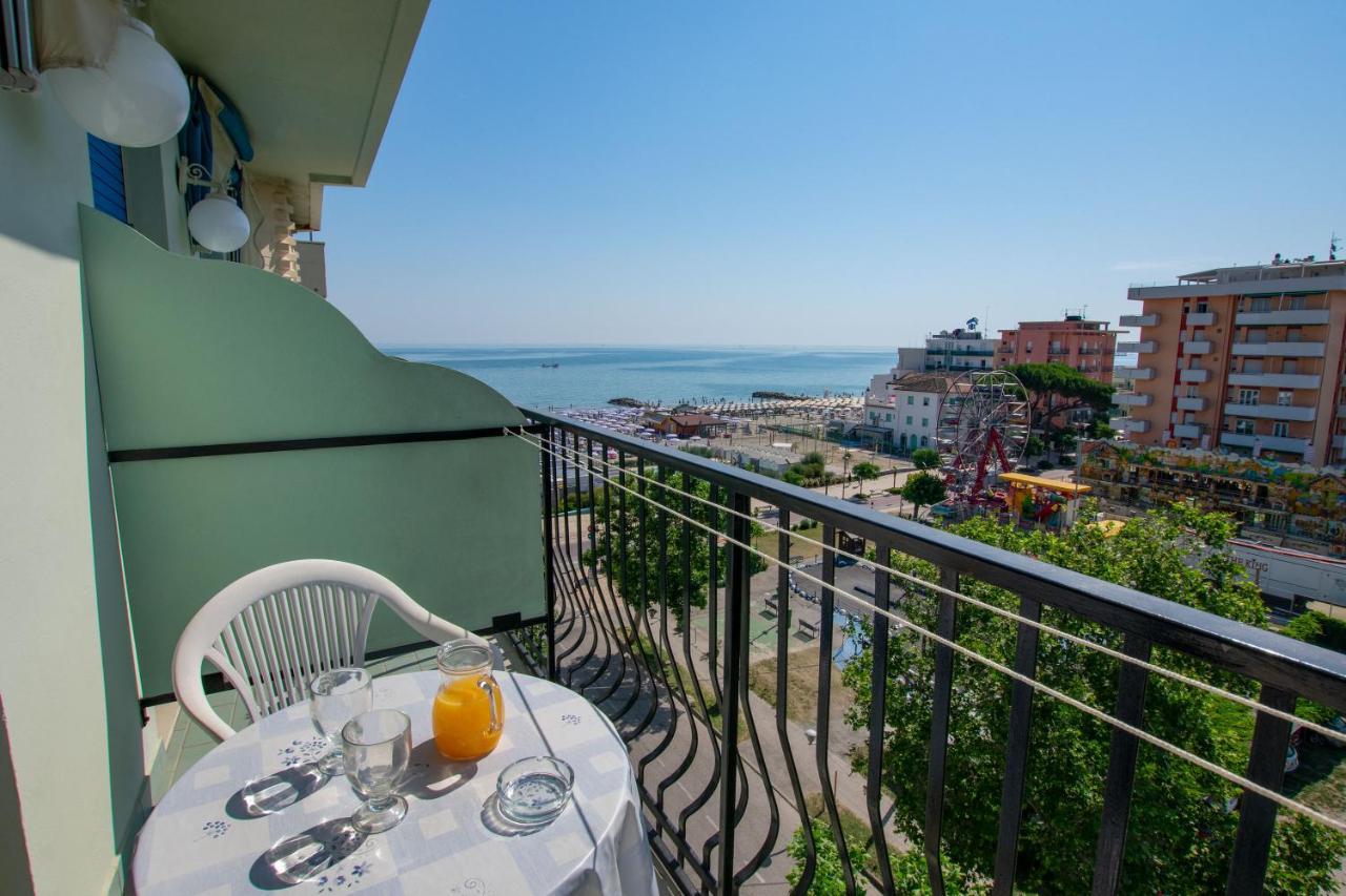 Hotel Bristol Misano Adriatico Exterior photo