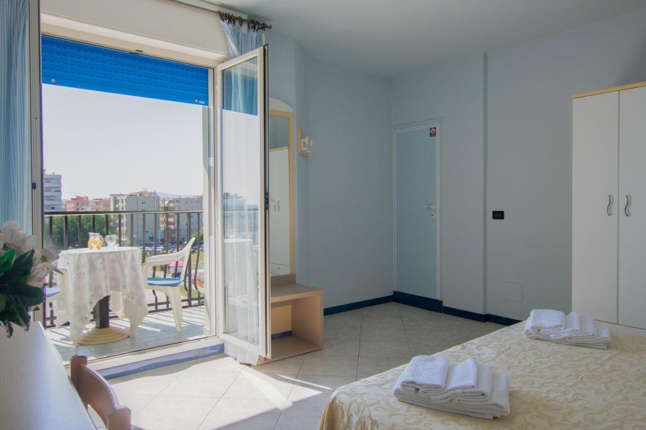 Hotel Bristol Misano Adriatico Exterior photo