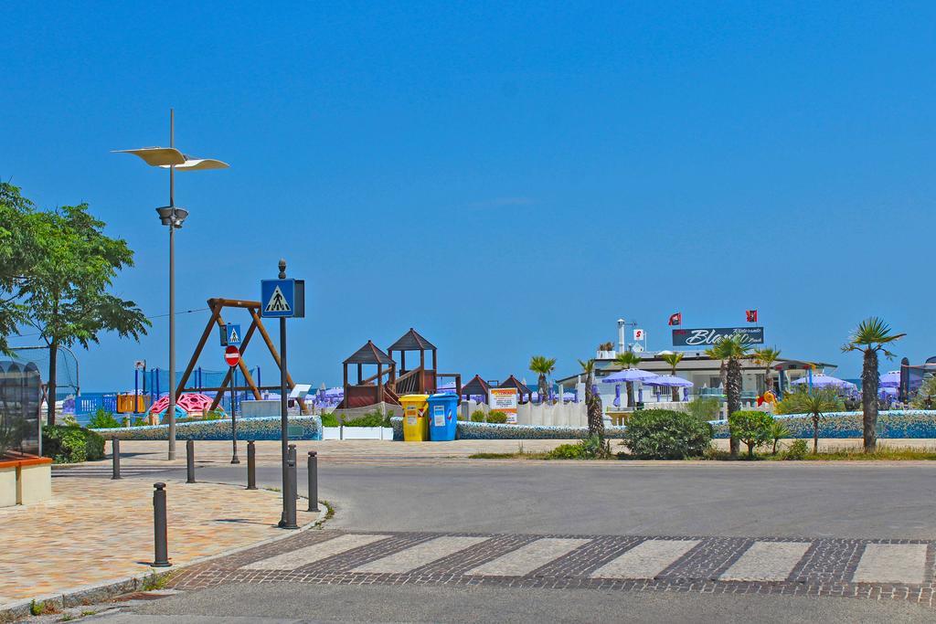 Hotel Bristol Misano Adriatico Exterior photo