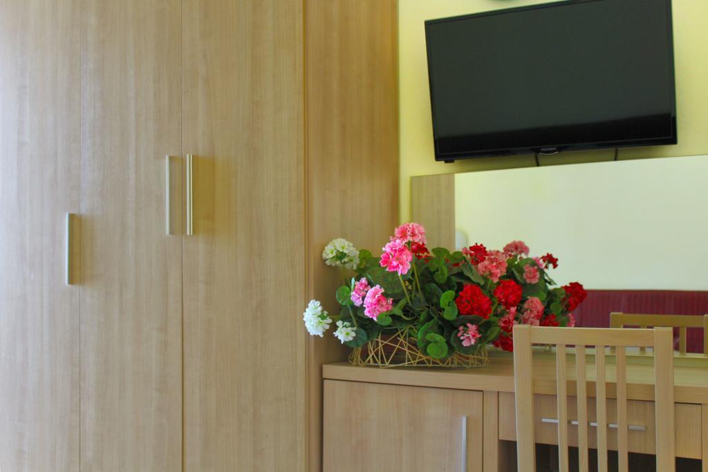 Hotel Bristol Misano Adriatico Exterior photo